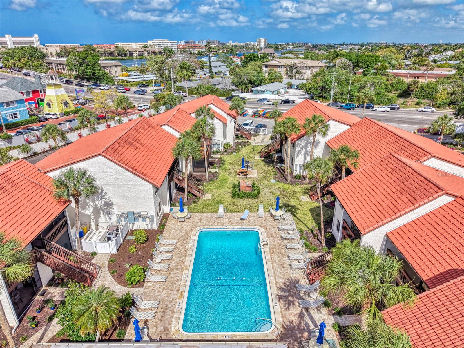 Image 32 of 39 For 1612 Stickney Point Road 1612-1