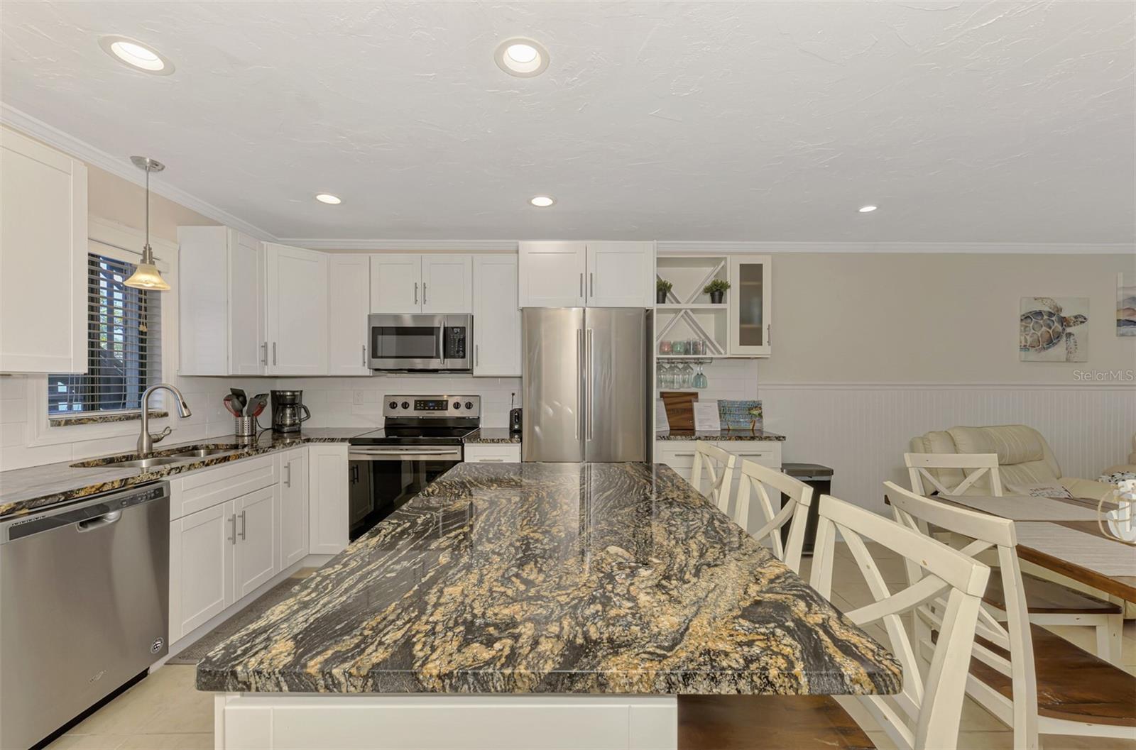 Image 8 of 39 For 1612 Stickney Point Road 1612-1