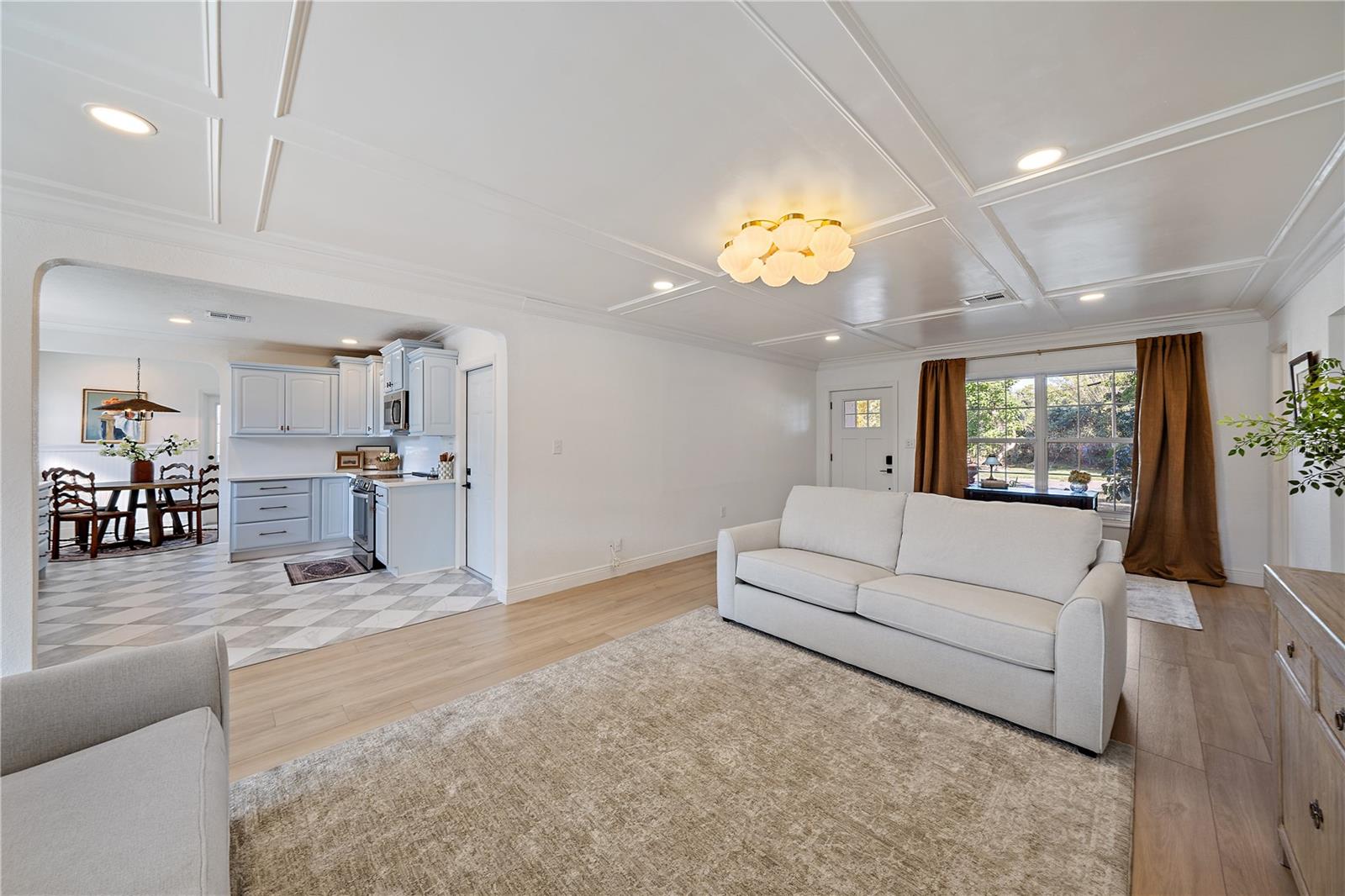 Image 11 of 41 For 7746 Westmoreland Drive