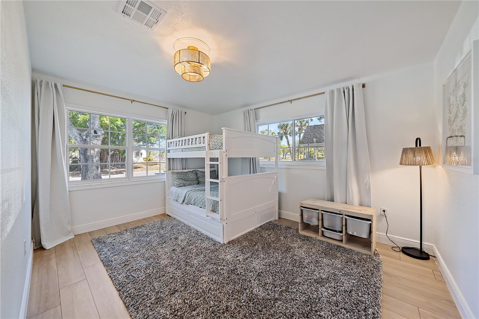 Image 8 of 41 For 7746 Westmoreland Drive