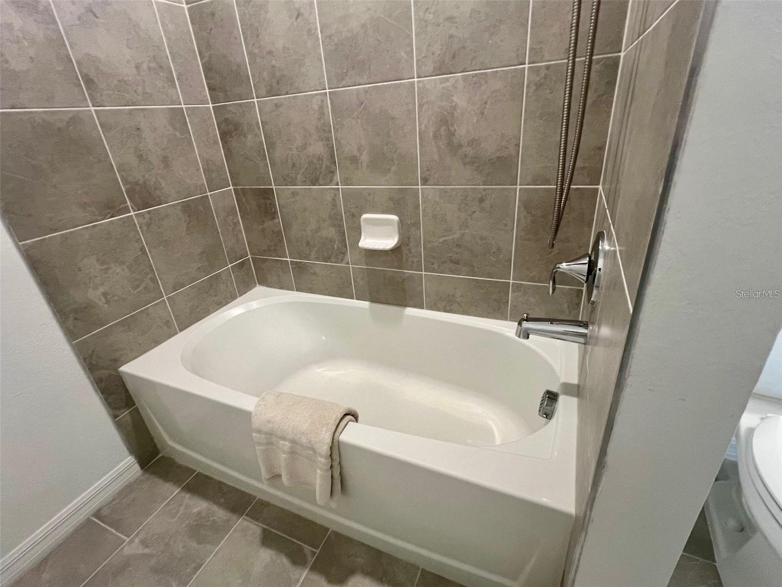 Image 16 of 20 For 18114 Gawthrop Drive 305
