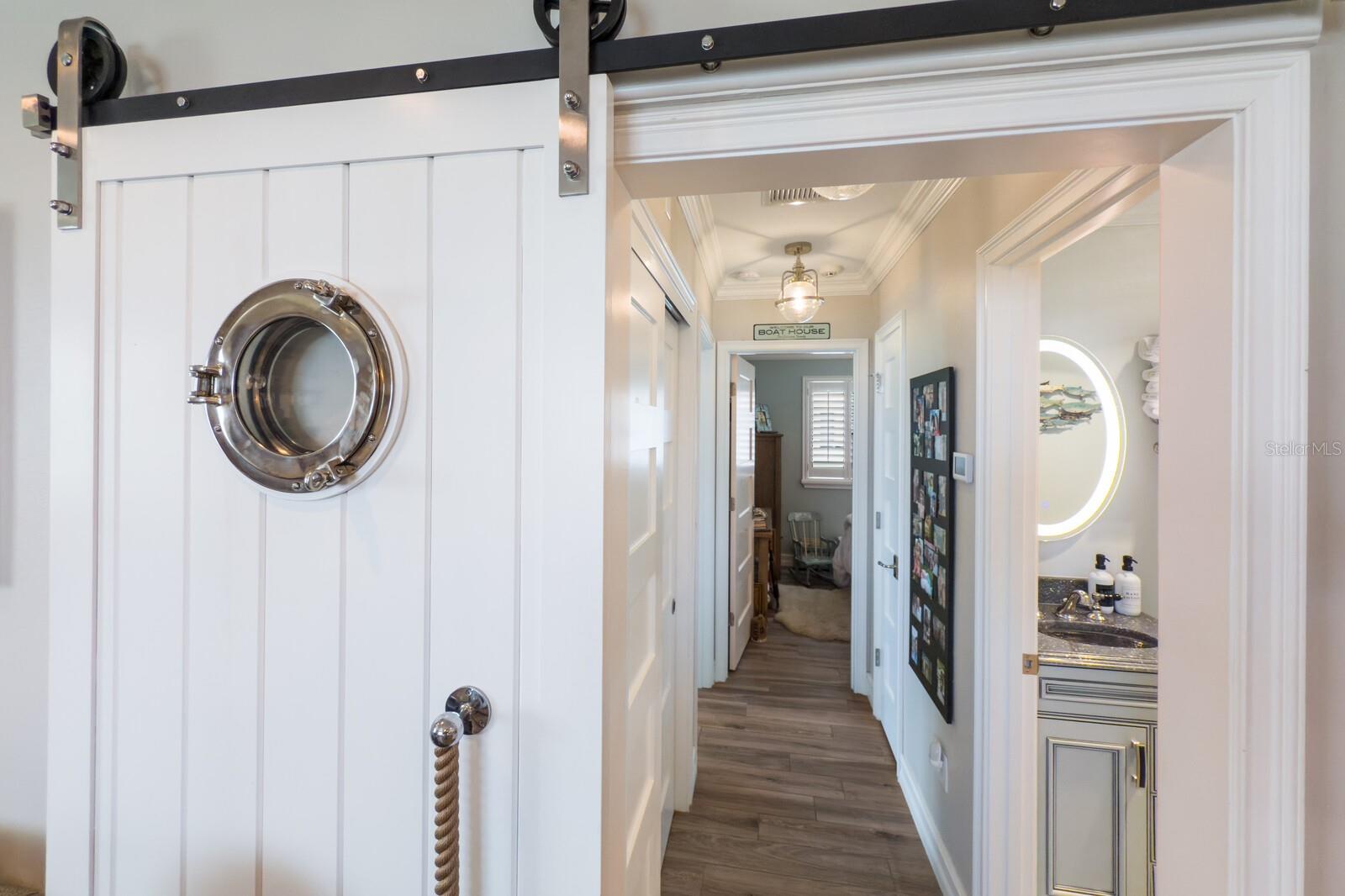 Image 12 of 19 For 761 John Ringling Boulevard 31