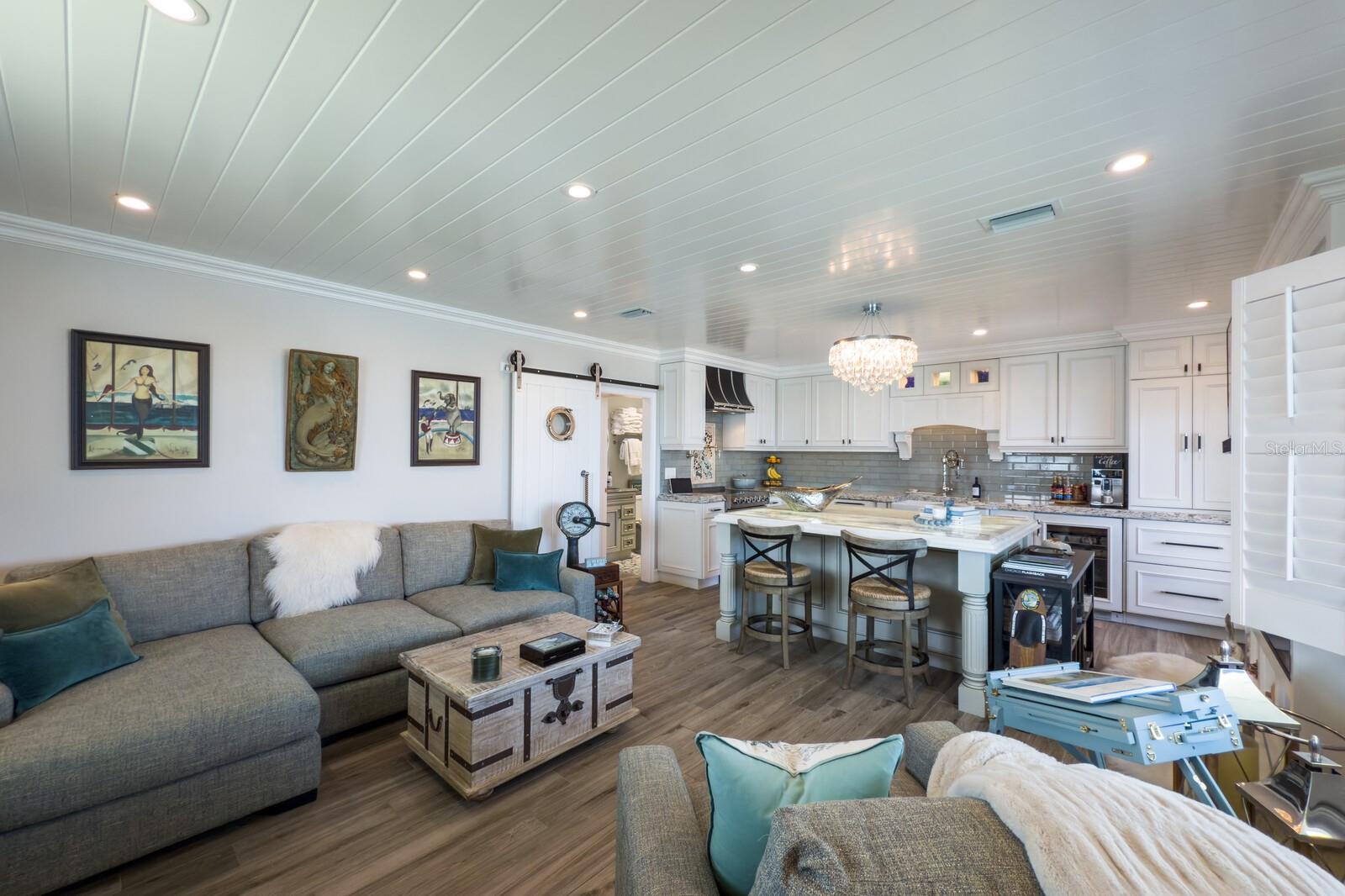 Image 3 of 19 For 761 John Ringling Boulevard 31