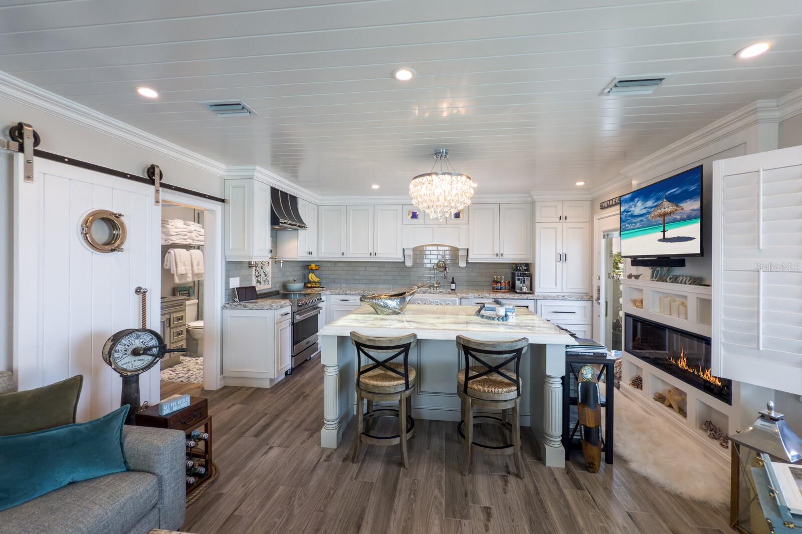 Image 4 of 19 For 761 John Ringling Boulevard 31