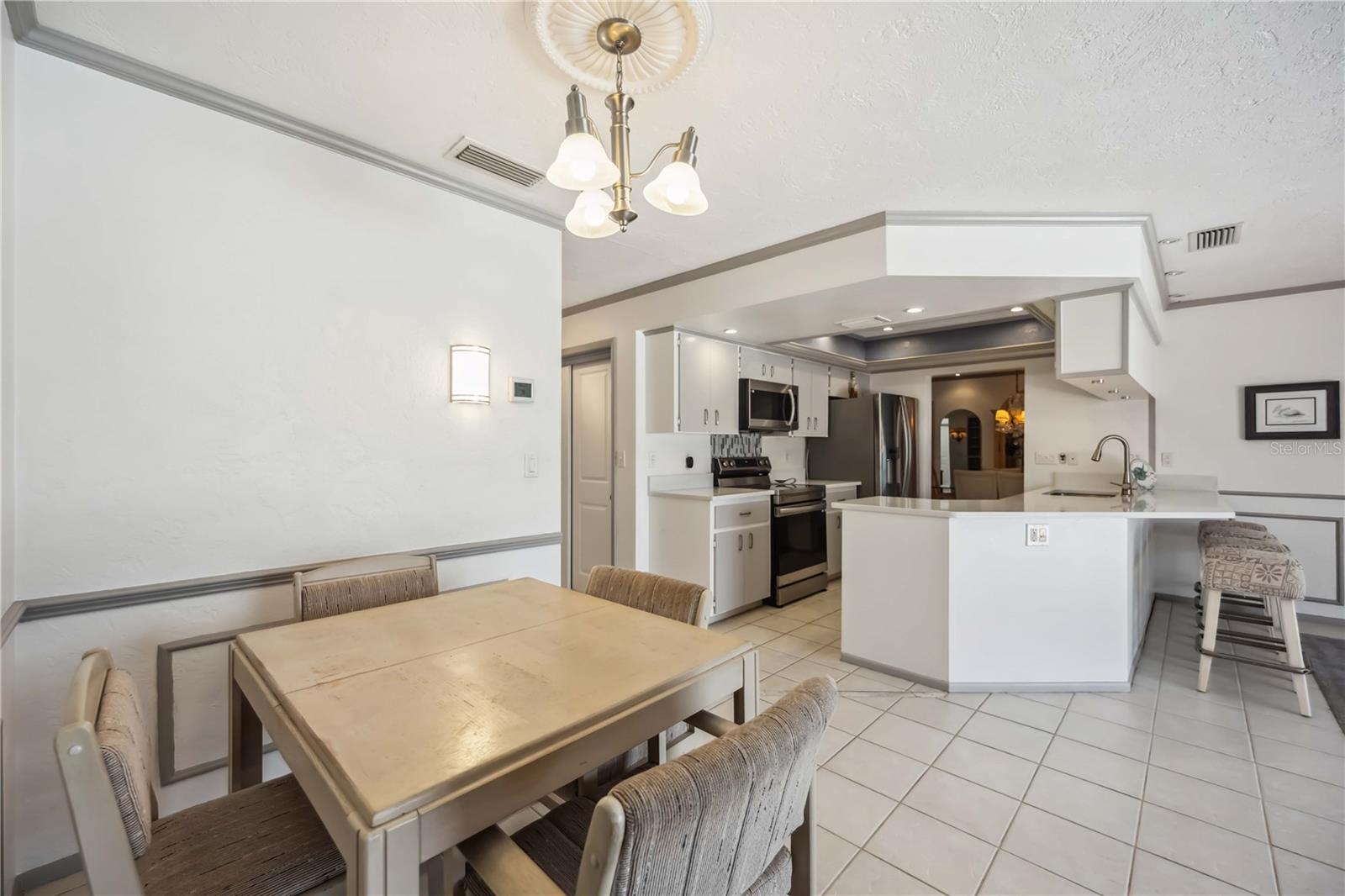 Image 21 of 71 For 965 Gondola Drive