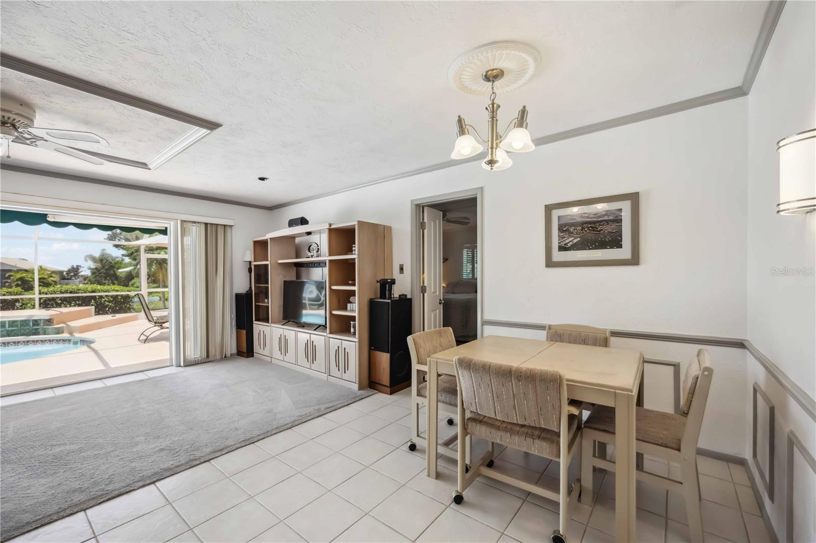 Image 22 of 71 For 965 Gondola Drive