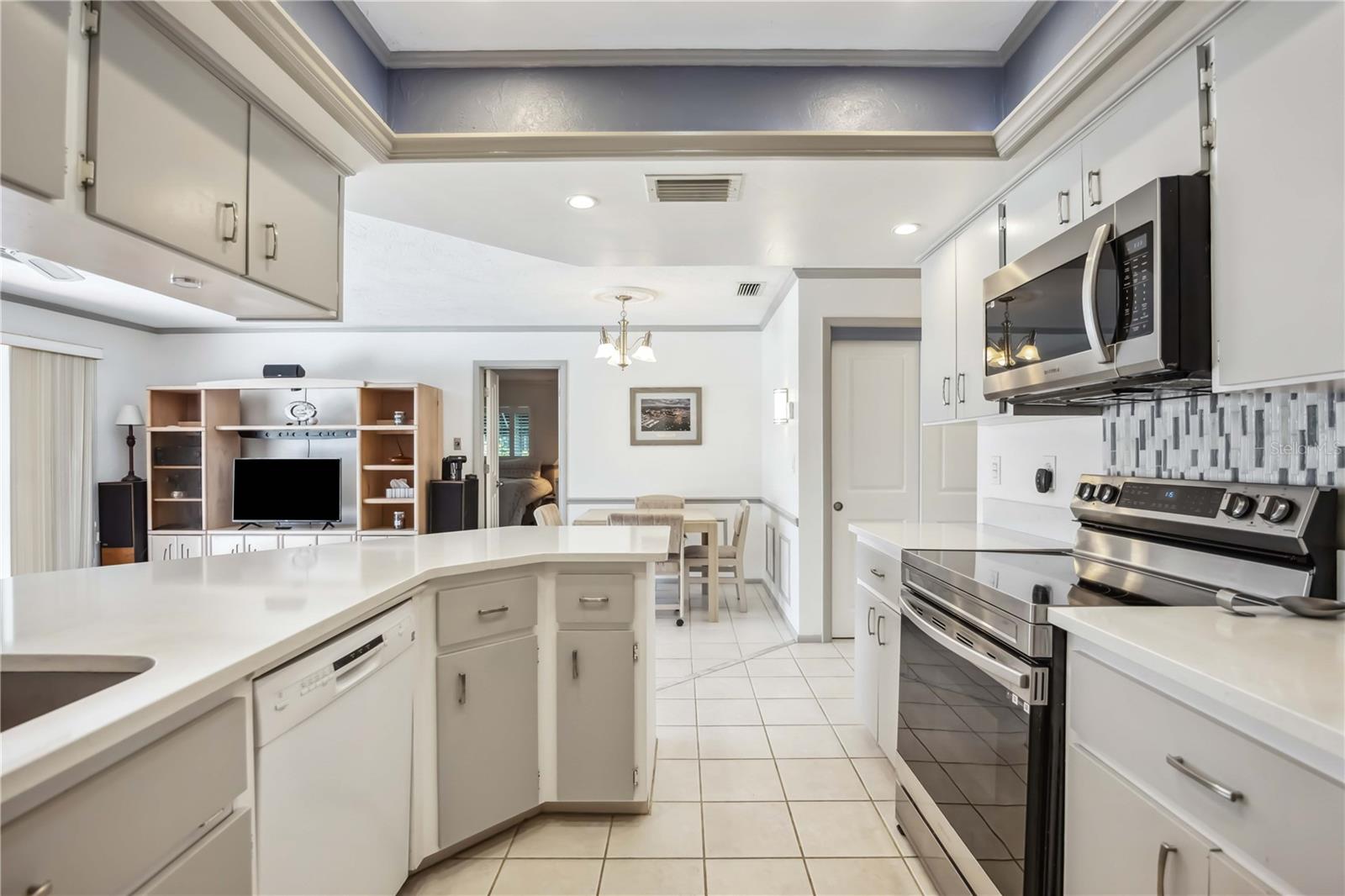 Image 25 of 71 For 965 Gondola Drive