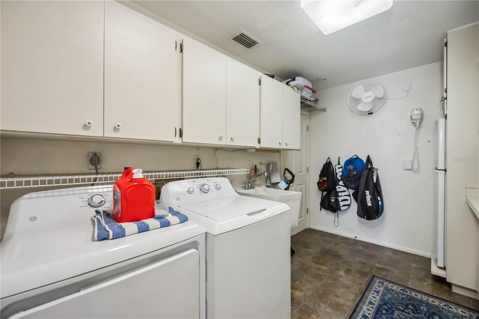 Image 42 of 71 For 965 Gondola Drive