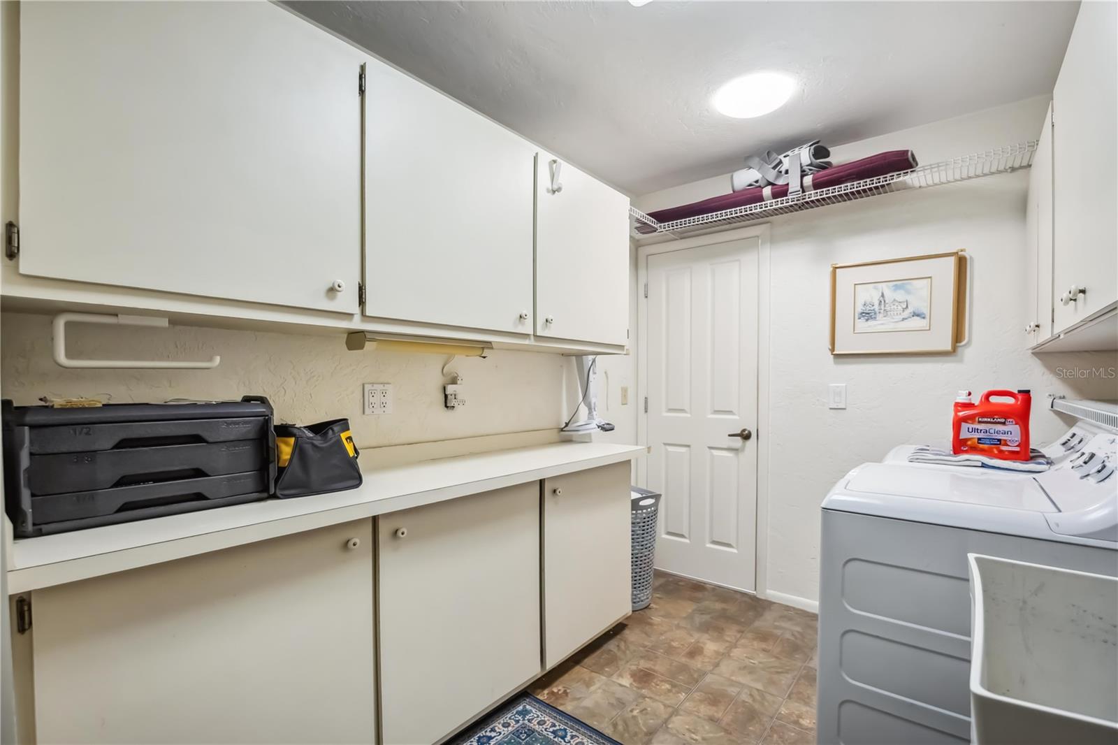 Image 43 of 71 For 965 Gondola Drive