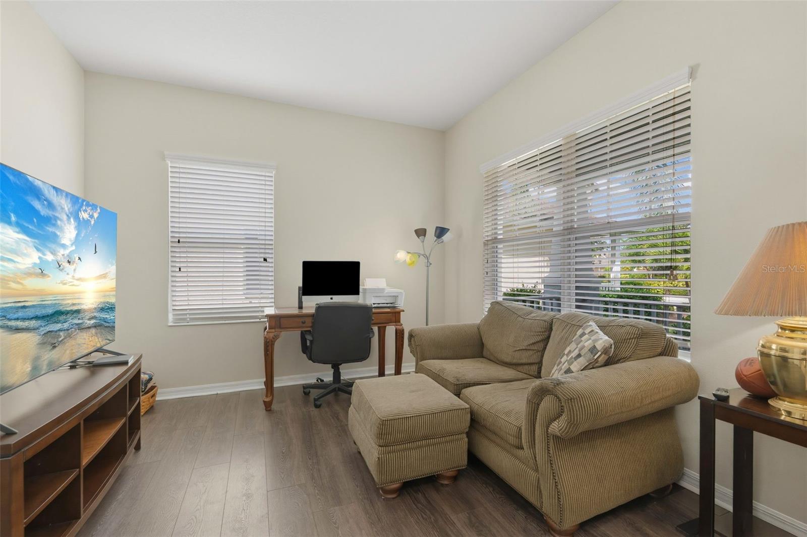 Image 12 of 61 For 11904 Forest Park Circle