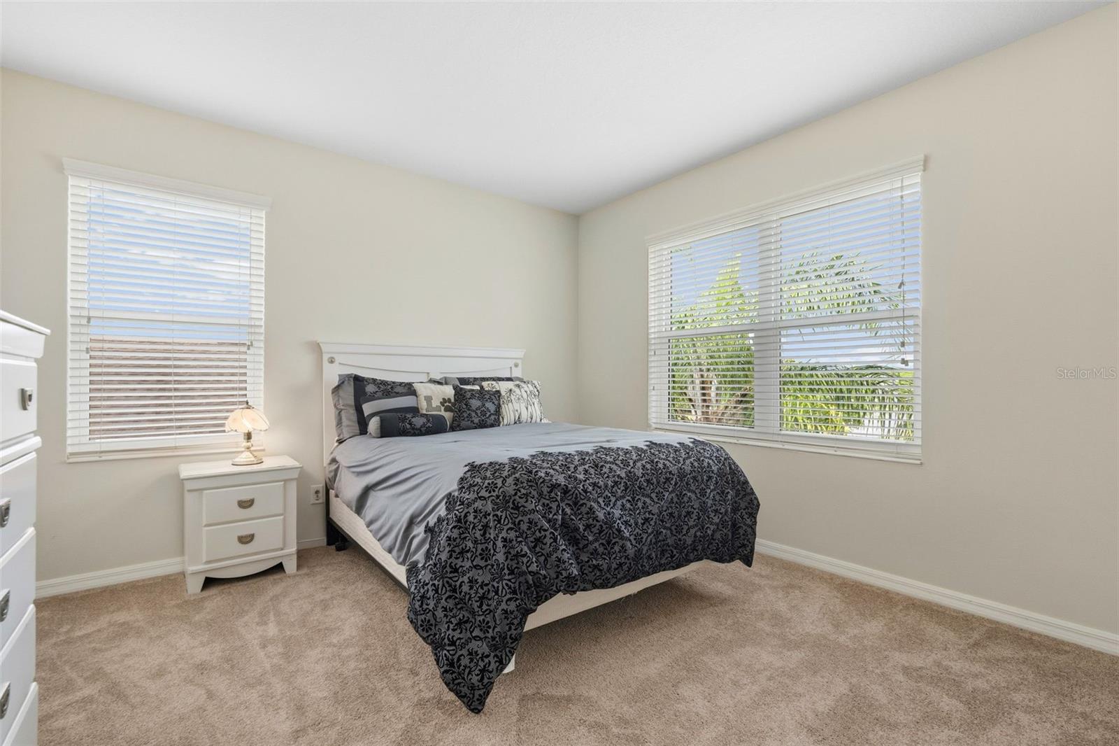 Image 32 of 61 For 11904 Forest Park Circle