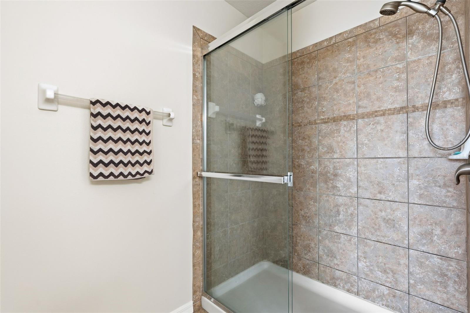 Image 43 of 61 For 11904 Forest Park Circle