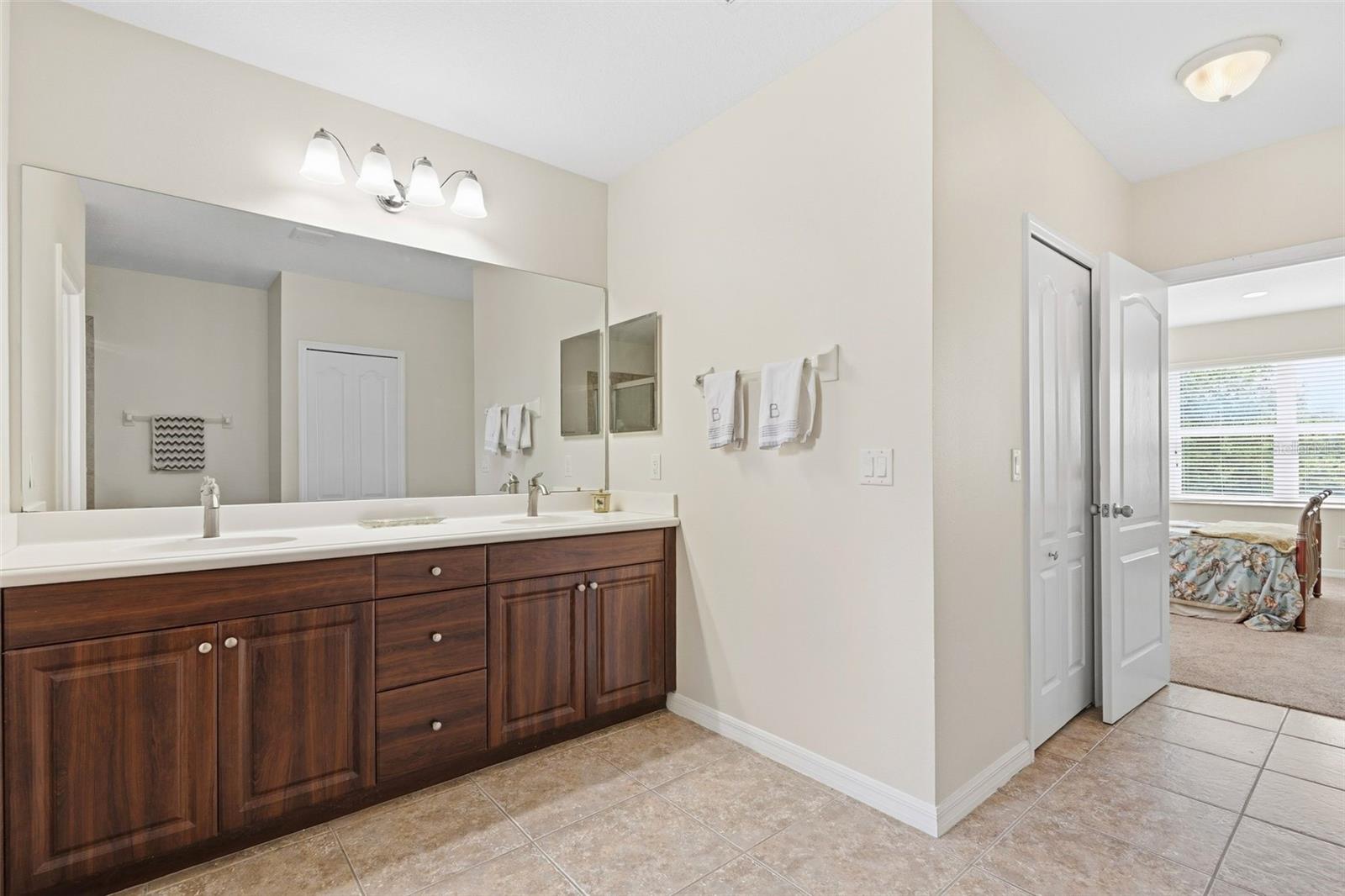 Image 44 of 61 For 11904 Forest Park Circle