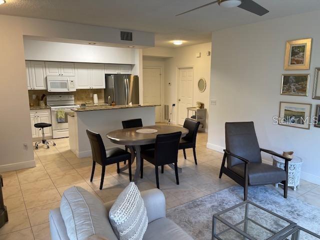 Image 10 of 39 For 7280 Eleanor Circle 101