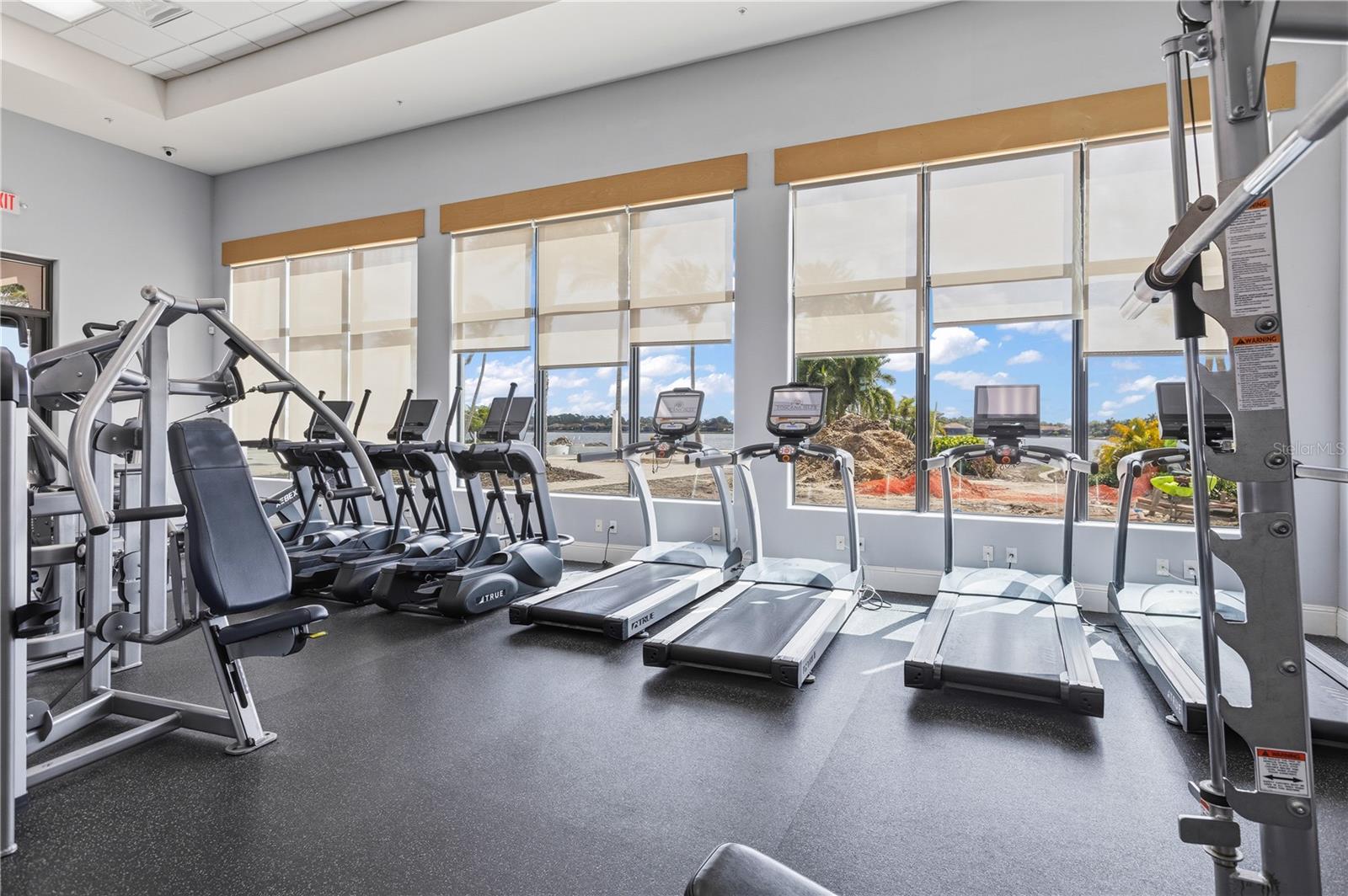 Image 23 of 31 For 104 Villoresi Boulevard