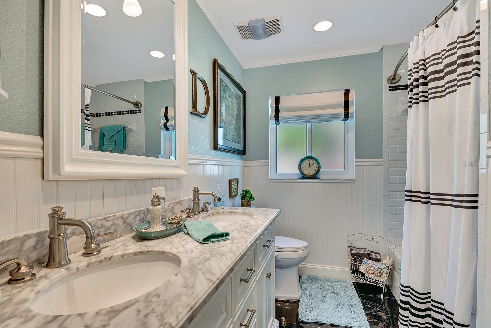 Image 12 of 29 For 4395 Sarasota Avenue