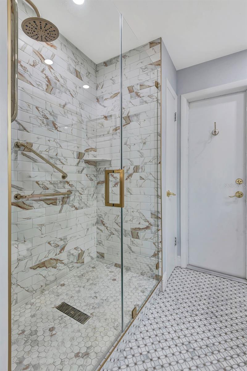 Image 19 of 29 For 4395 Sarasota Avenue