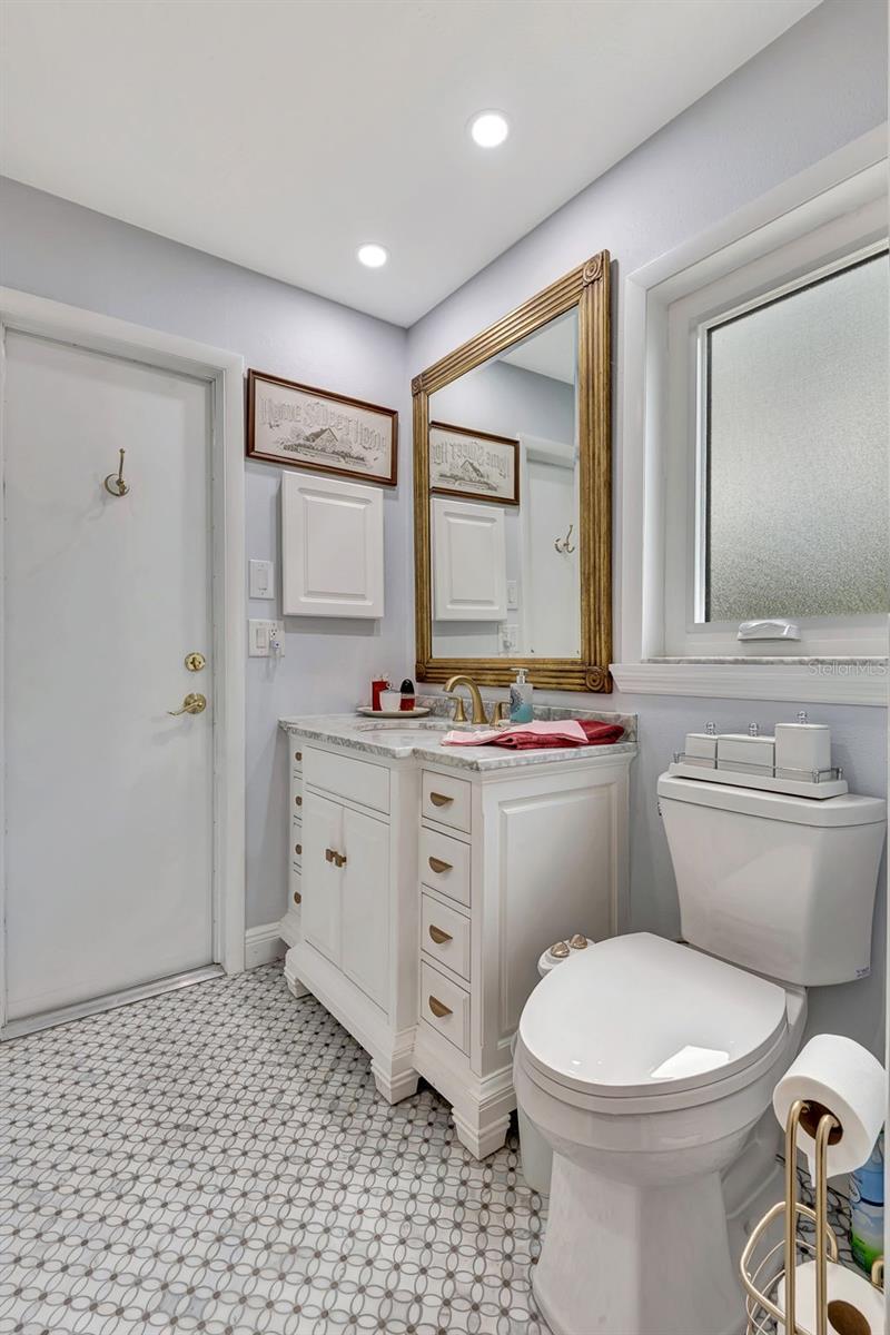 Image 20 of 29 For 4395 Sarasota Avenue