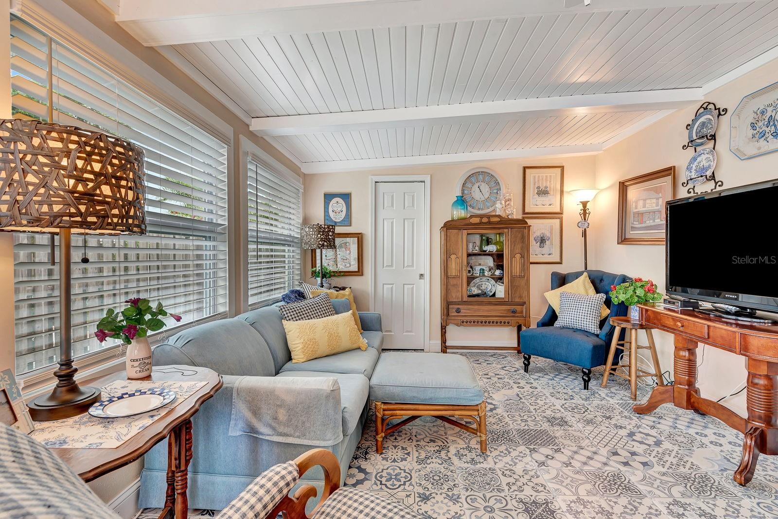 Image 23 of 29 For 4395 Sarasota Avenue