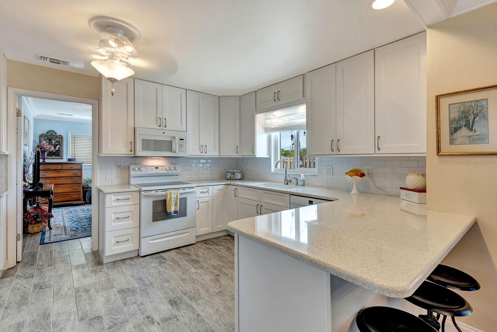 Image 6 of 29 For 4395 Sarasota Avenue