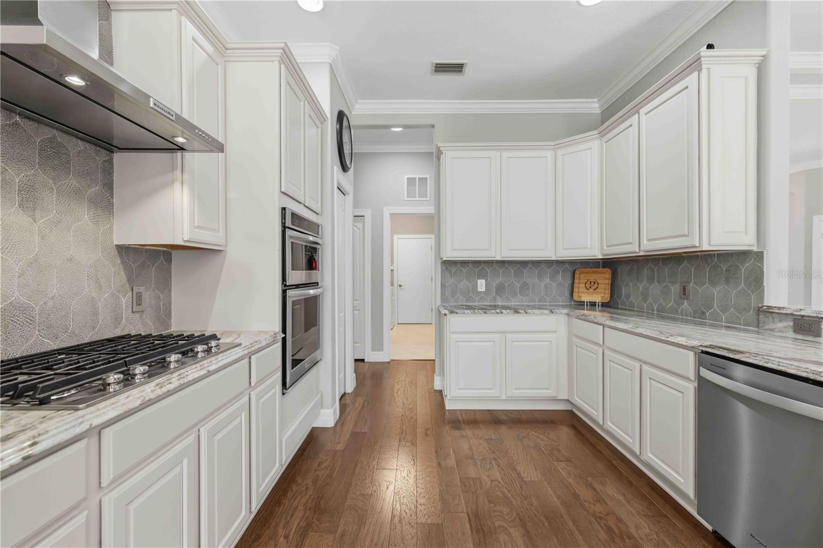 Image 22 of 70 For 12563 Natureview Circle