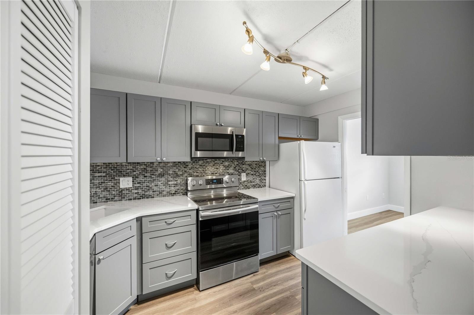 Image 10 of 37 For 270 Santa Maria Street 104