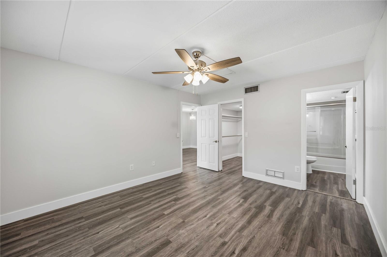 Image 18 of 37 For 270 Santa Maria Street 104