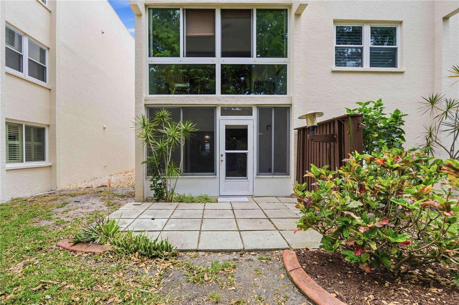 Image 33 of 37 For 270 Santa Maria Street 104