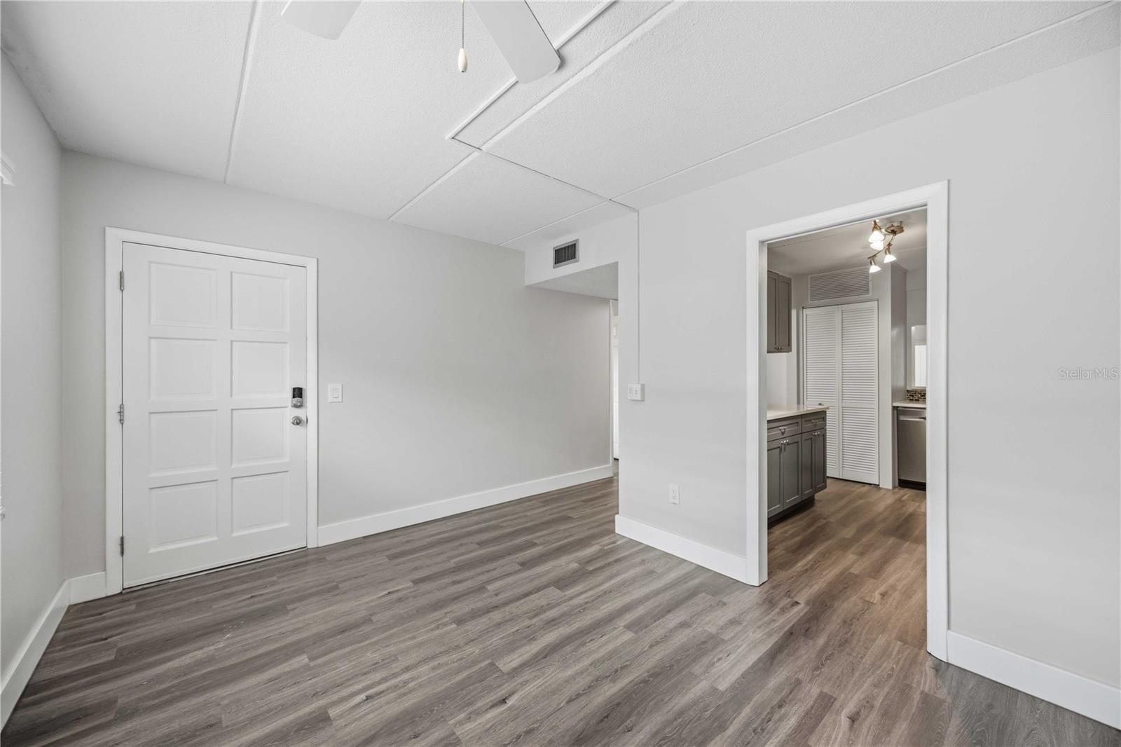 Image 6 of 37 For 270 Santa Maria Street 104