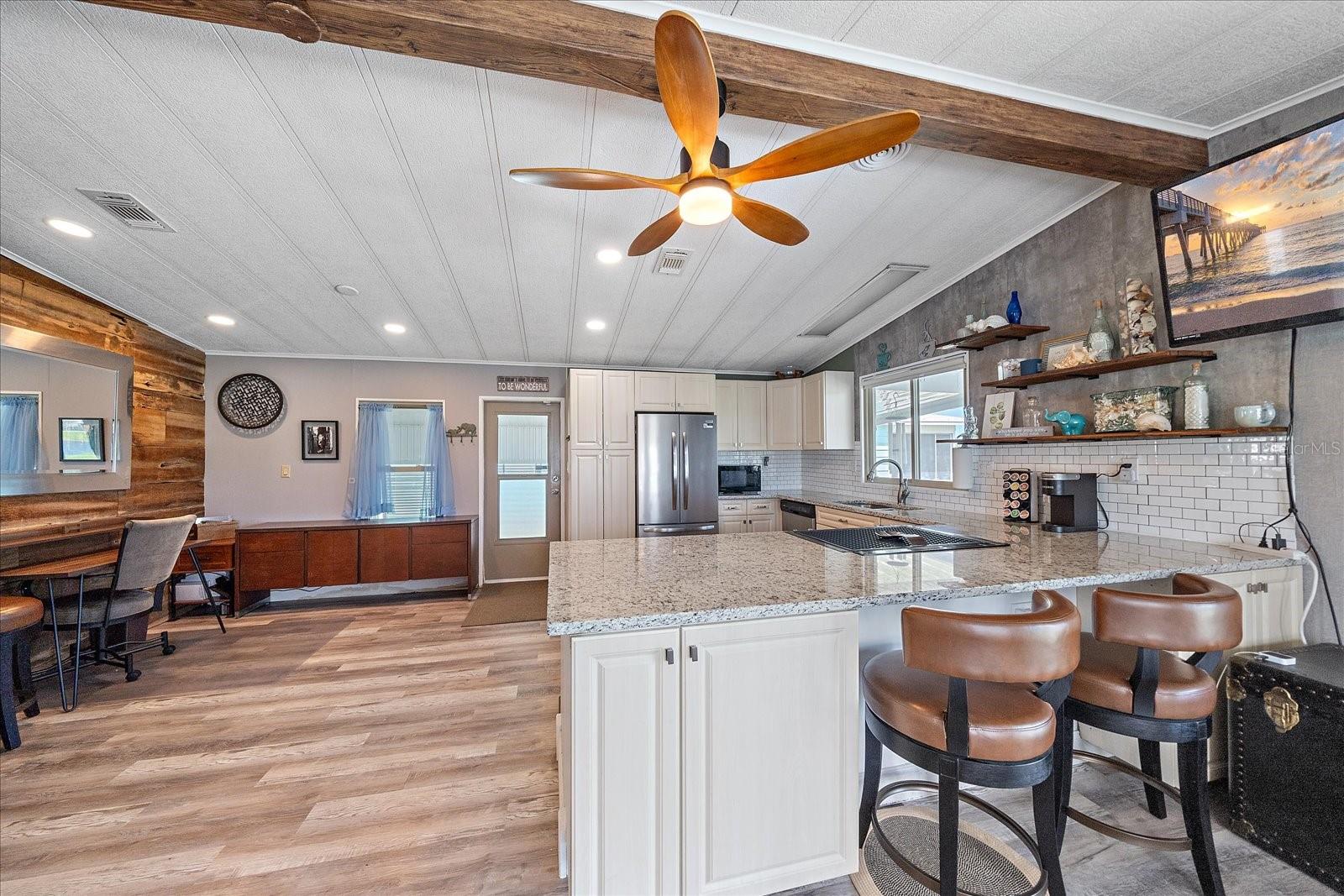 Image 15 of 31 For 137 Lakeview Drive 137