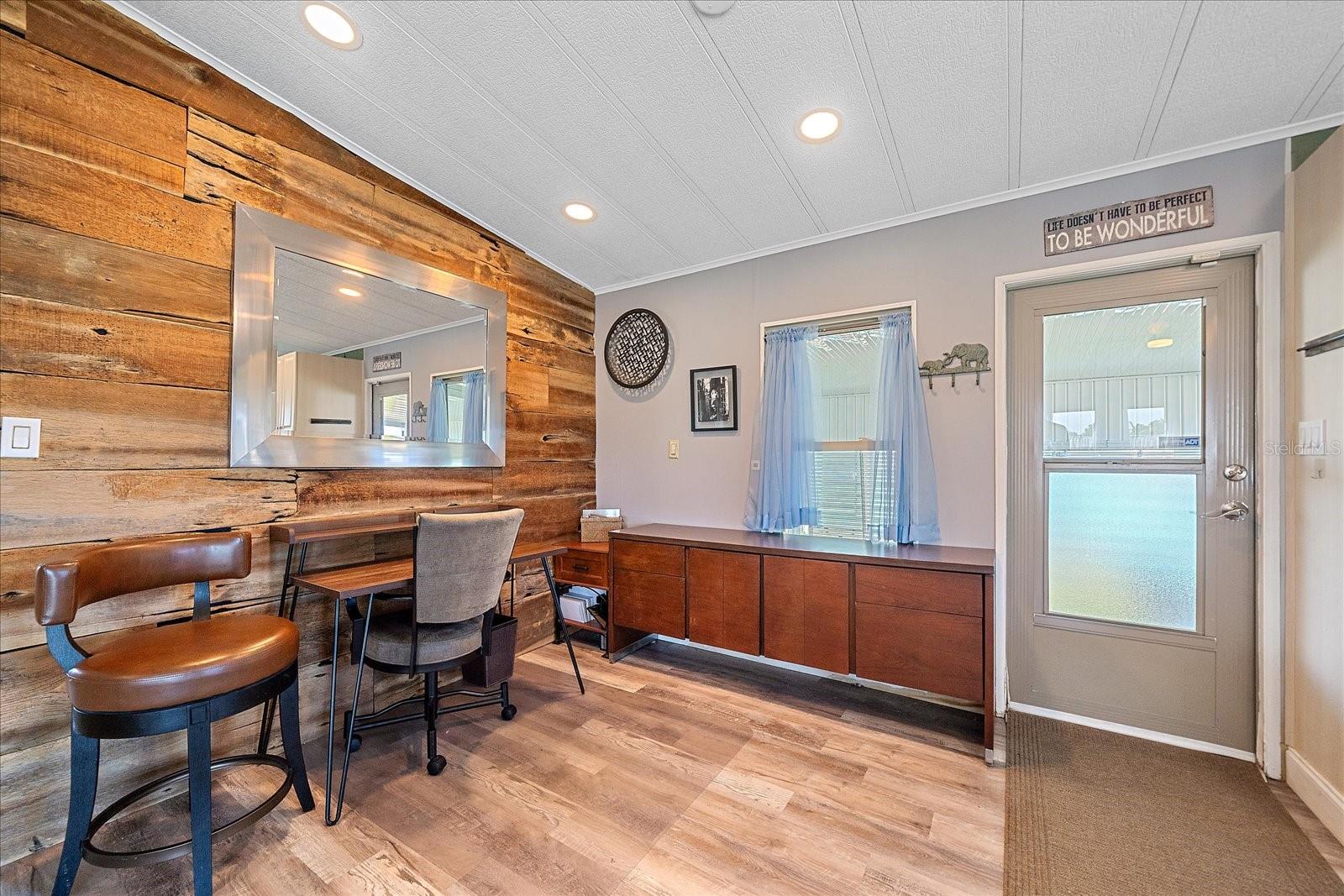 Image 16 of 31 For 137 Lakeview Drive 137