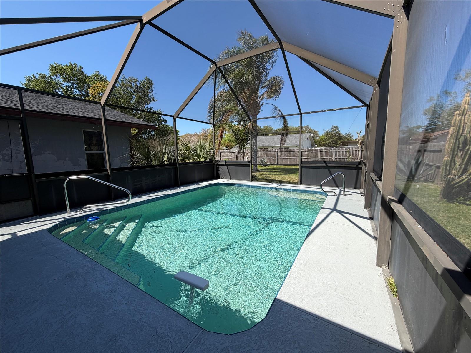 Image 11 of 33 For 27 Farmbrook Lane