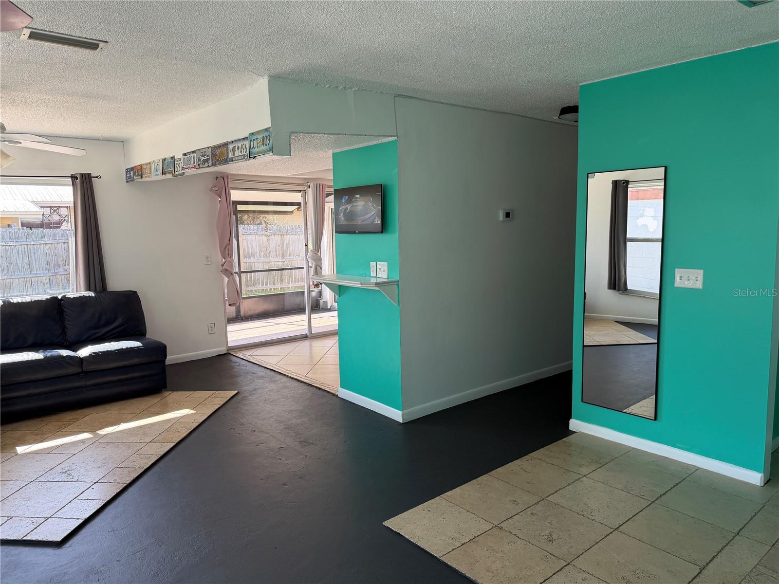 Image 16 of 33 For 27 Farmbrook Lane