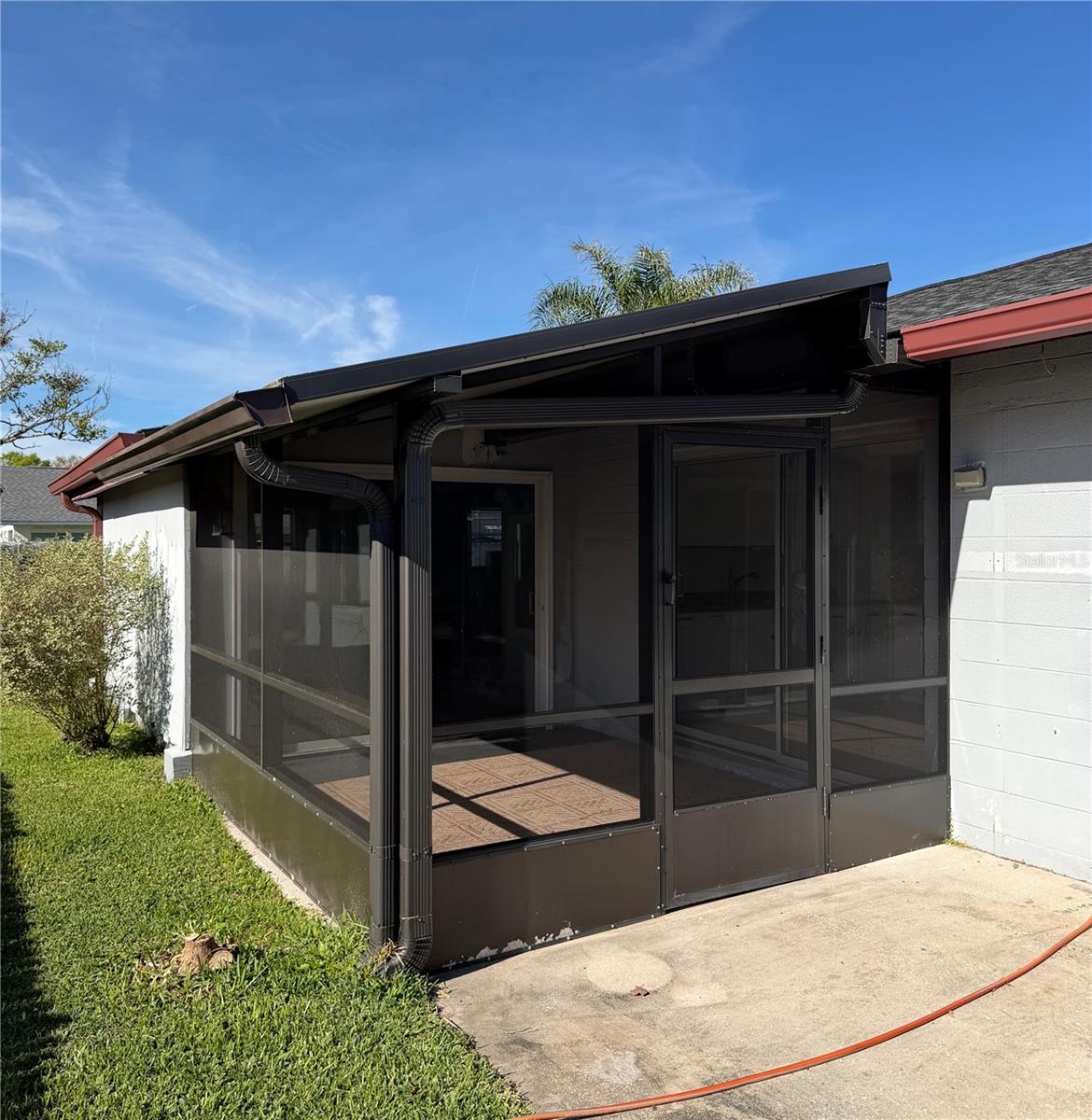 Image 19 of 33 For 27 Farmbrook Lane