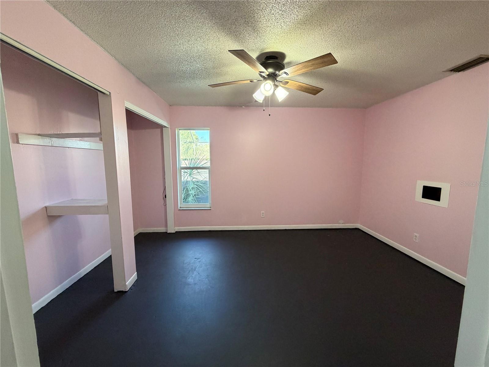 Image 21 of 33 For 27 Farmbrook Lane