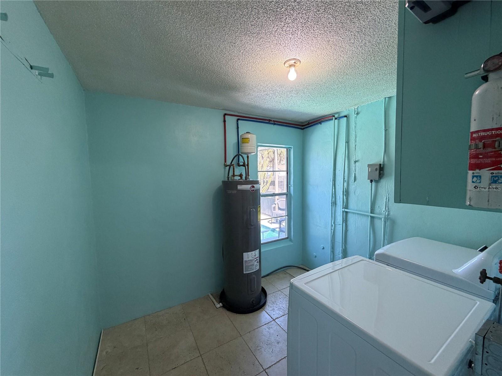 Image 22 of 33 For 27 Farmbrook Lane