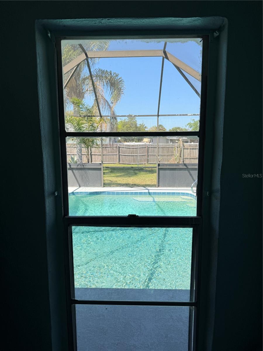 Image 23 of 33 For 27 Farmbrook Lane