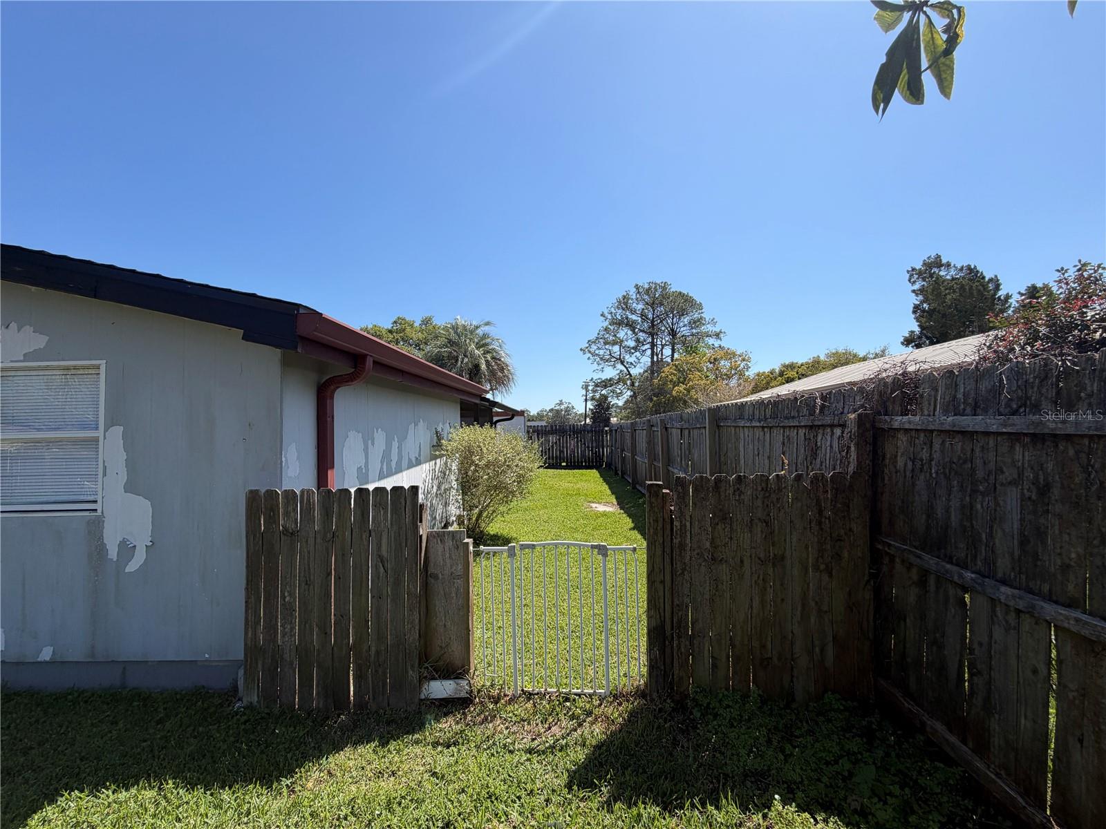 Image 31 of 33 For 27 Farmbrook Lane