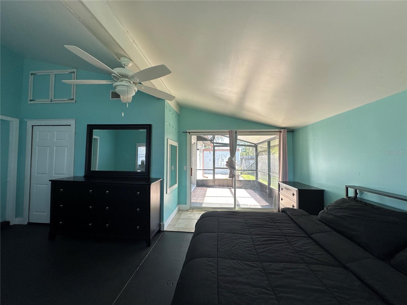 Image 5 of 33 For 27 Farmbrook Lane