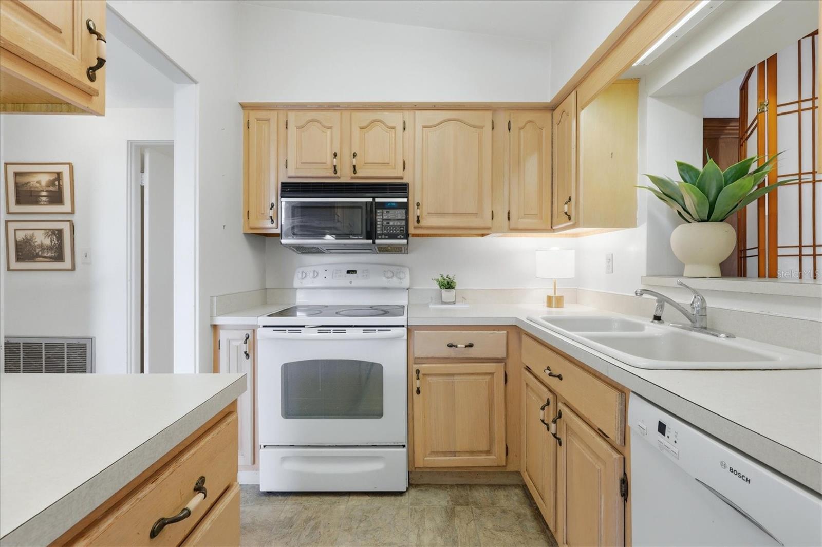 Image 20 of 39 For 3876 Prudence Drive