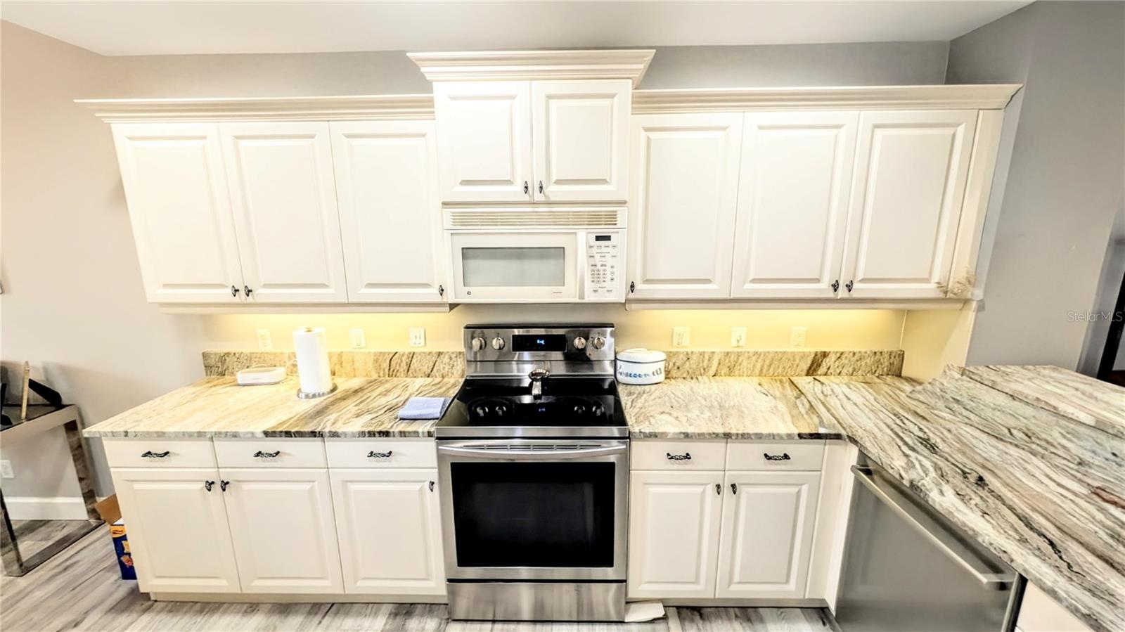 Image 7 of 53 For 5687 Key Largo Court 5687