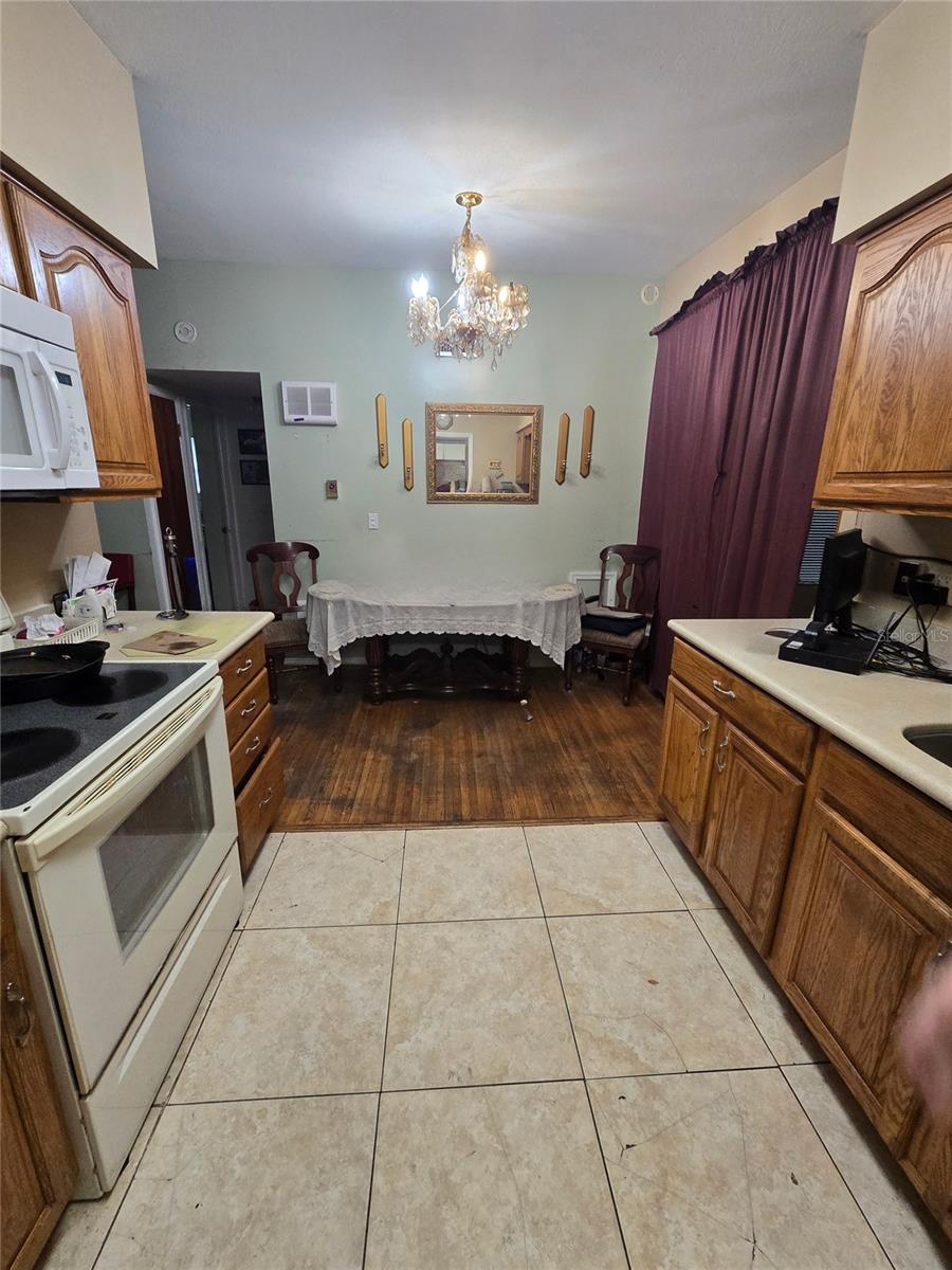 Image 8 of 10 For 6121 Amelia Street