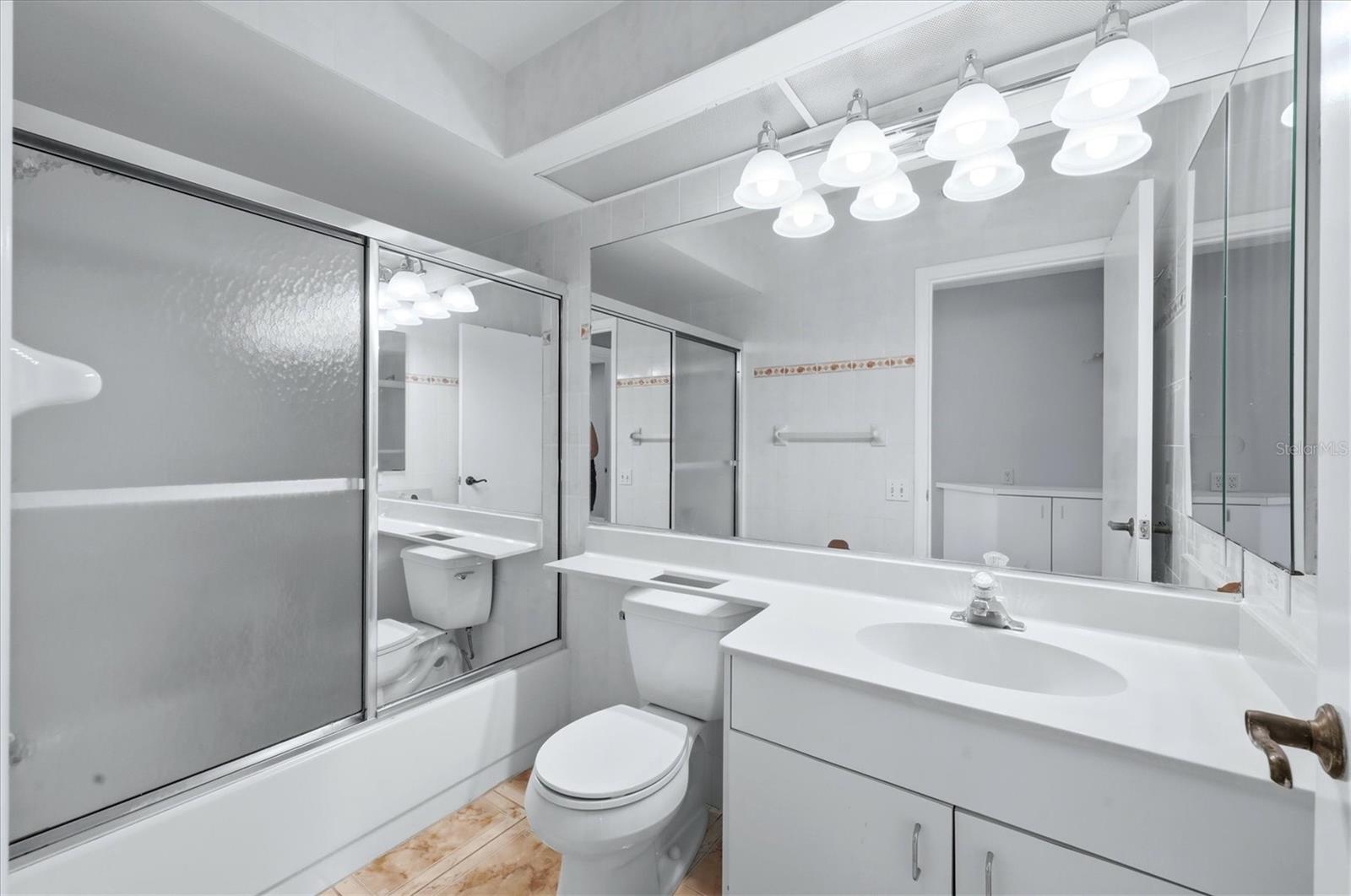 Image 25 of 39 For 4738 Dundee Drive