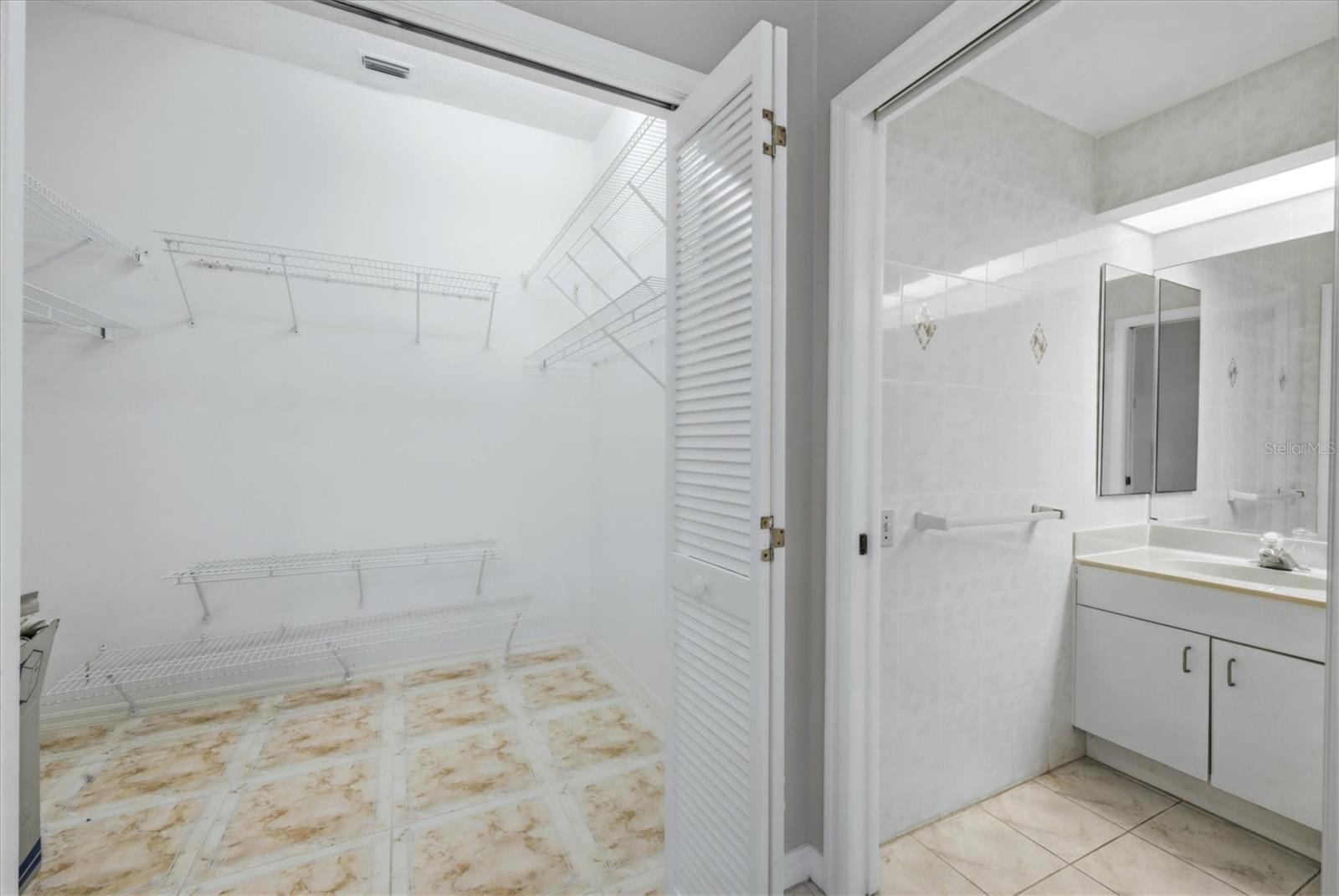 Image 26 of 39 For 4738 Dundee Drive