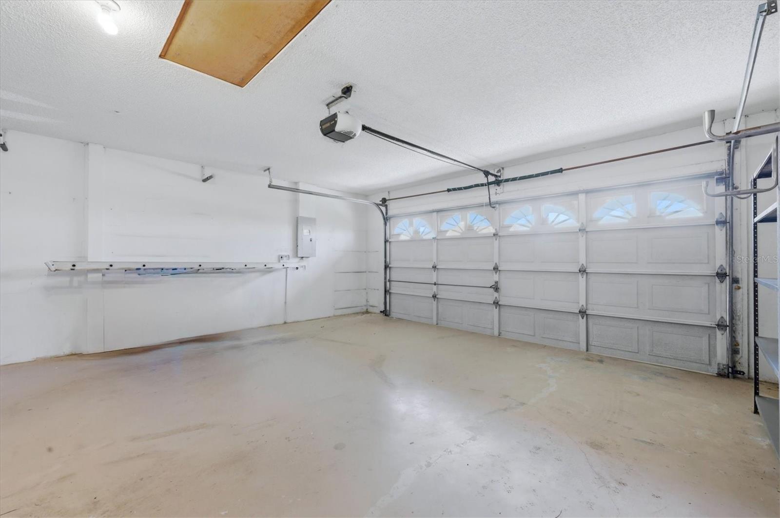 Image 31 of 39 For 4738 Dundee Drive