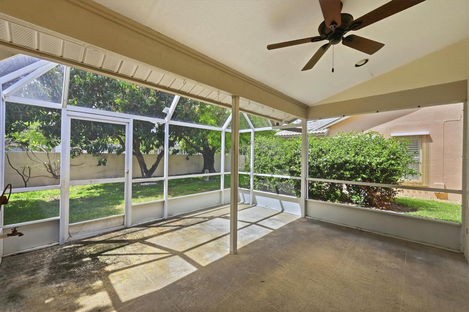 Image 32 of 39 For 4738 Dundee Drive