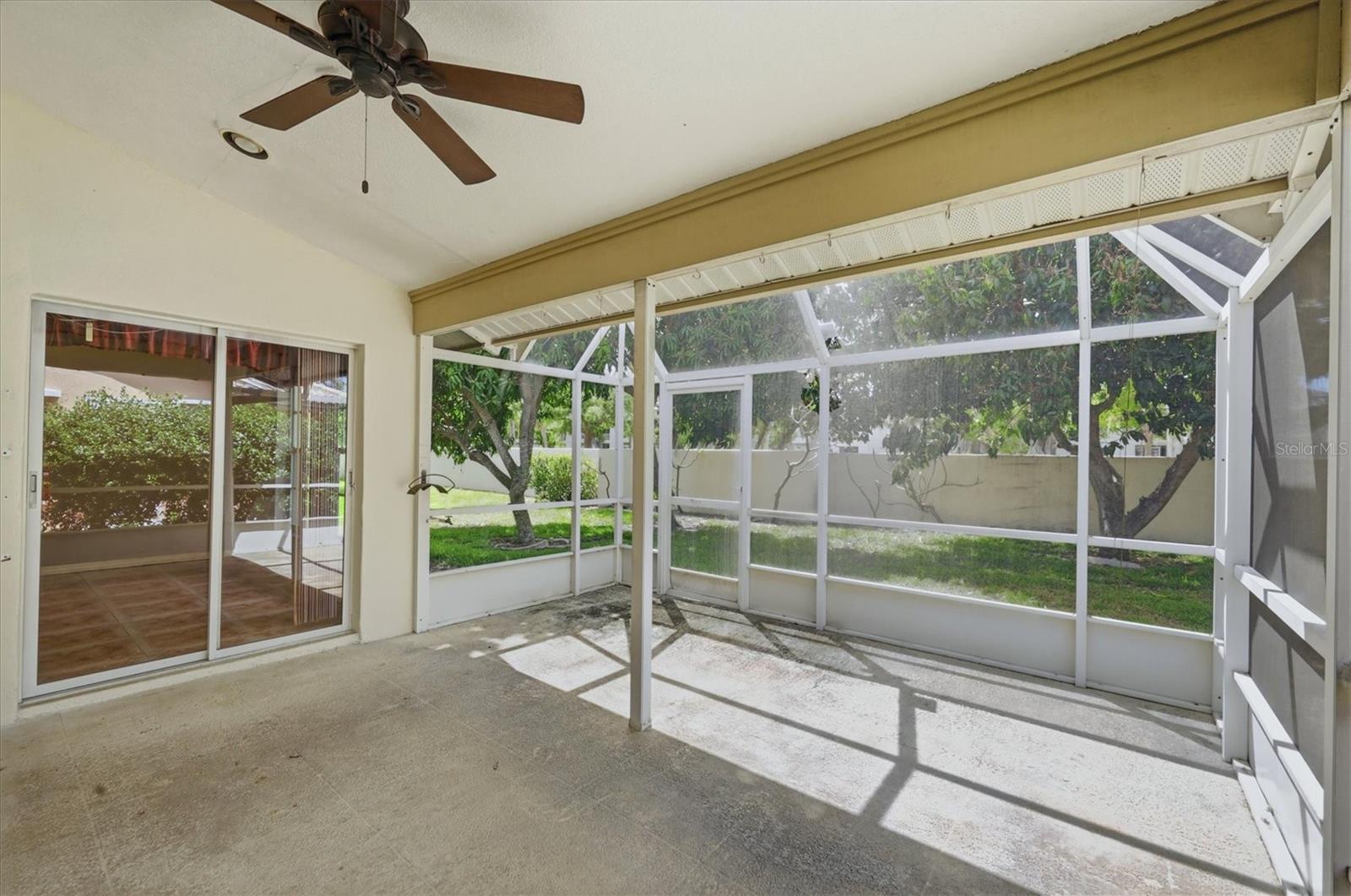 Image 33 of 39 For 4738 Dundee Drive