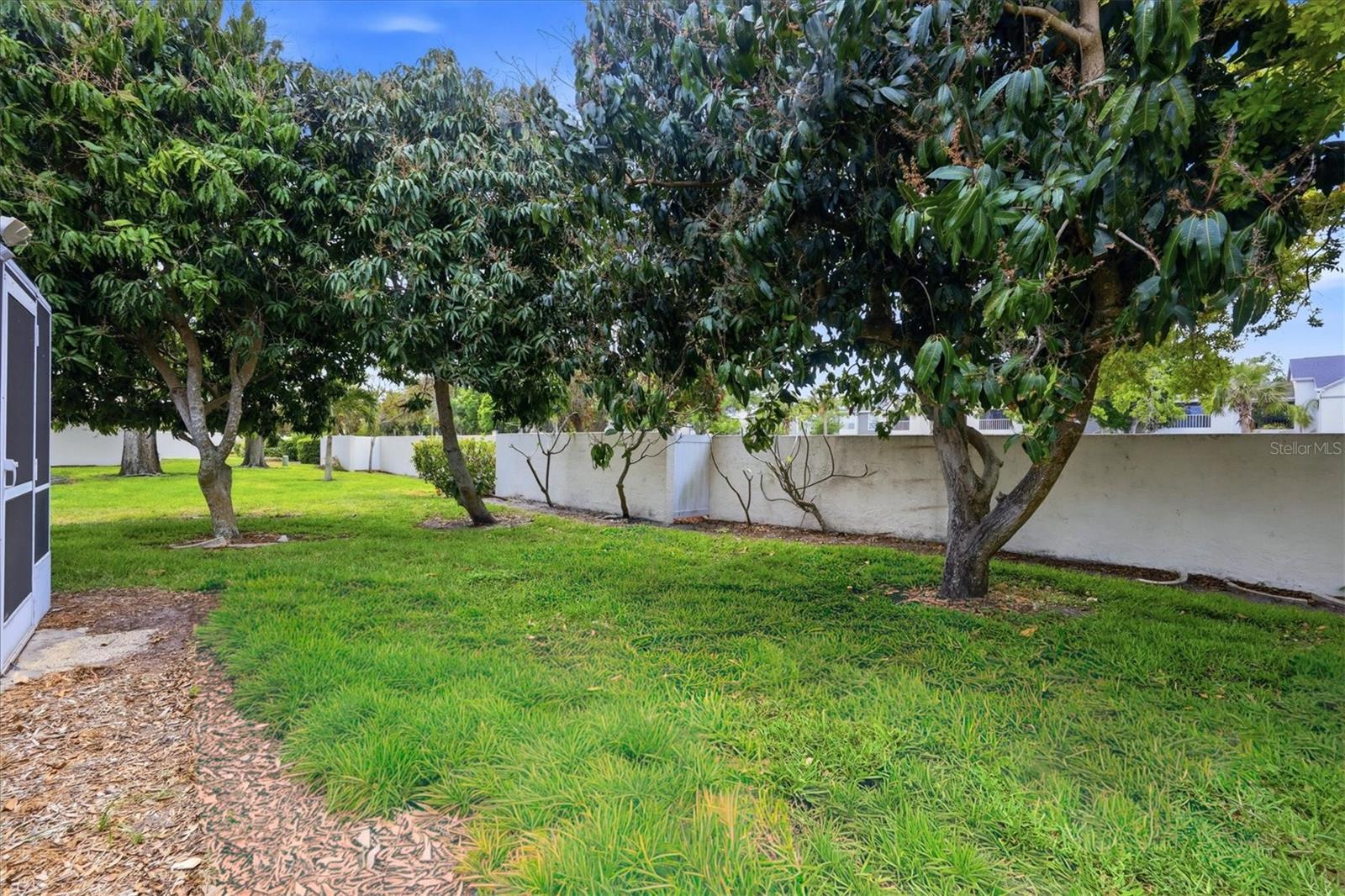 Image 36 of 39 For 4738 Dundee Drive