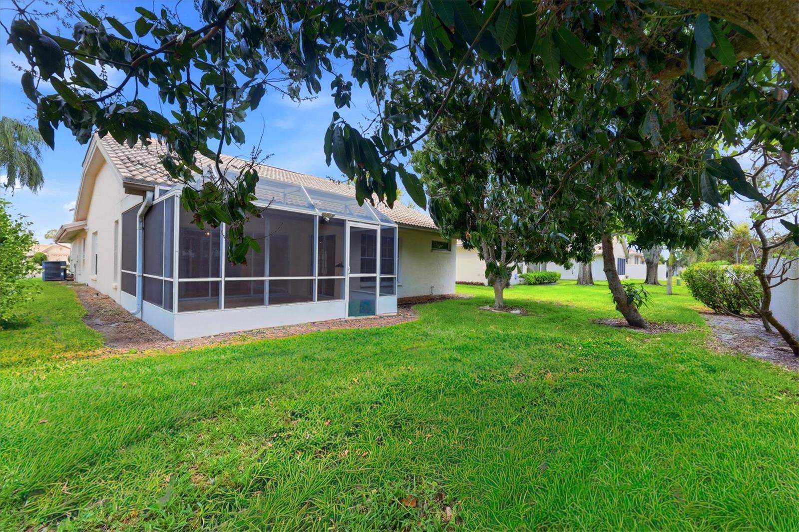 Image 37 of 39 For 4738 Dundee Drive