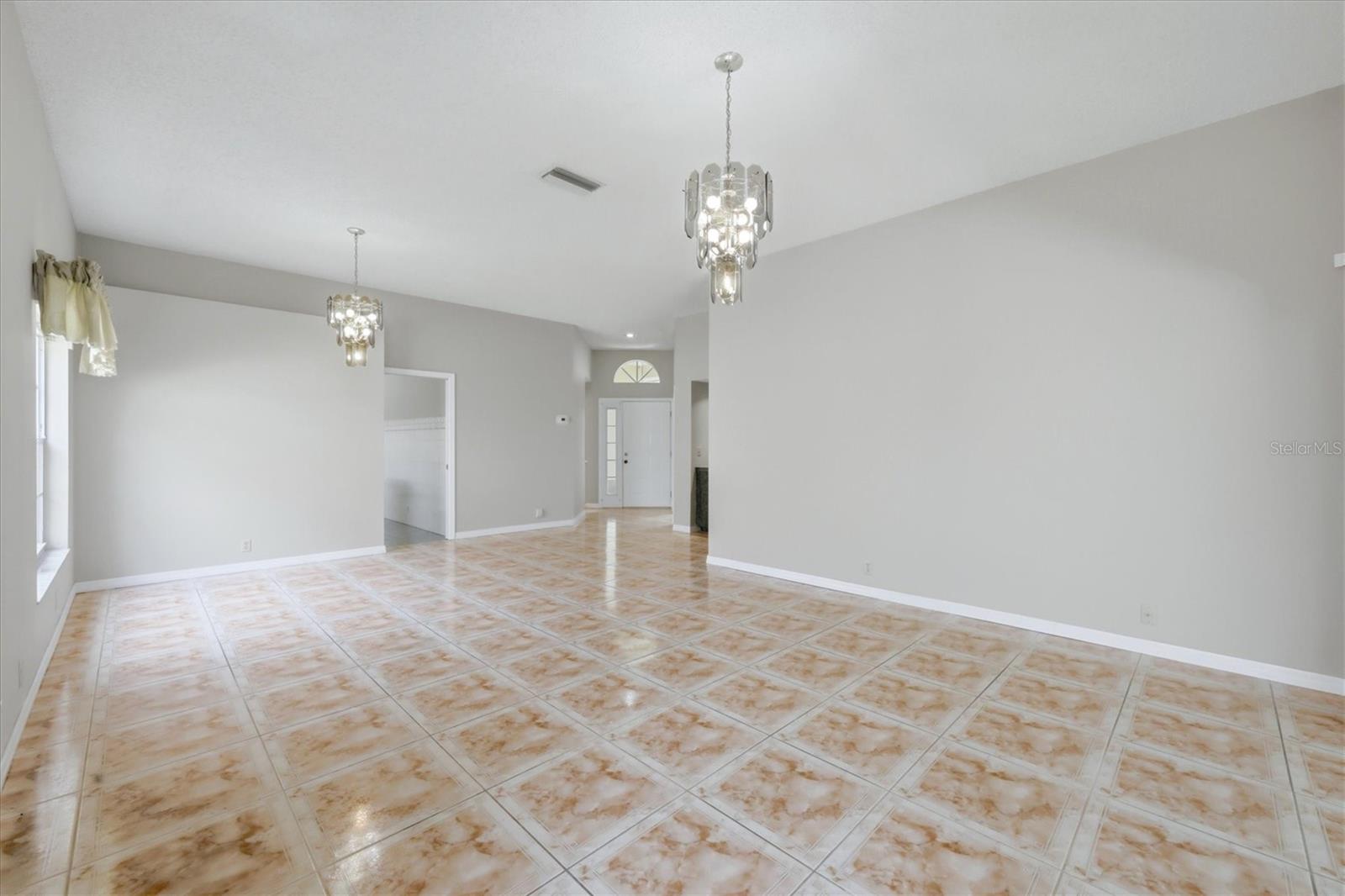 Image 5 of 39 For 4738 Dundee Drive